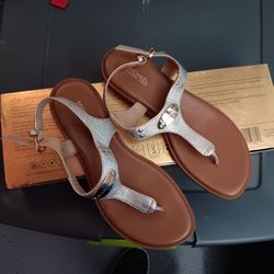  Woman's MK PLATE FLAT THONG Sandals