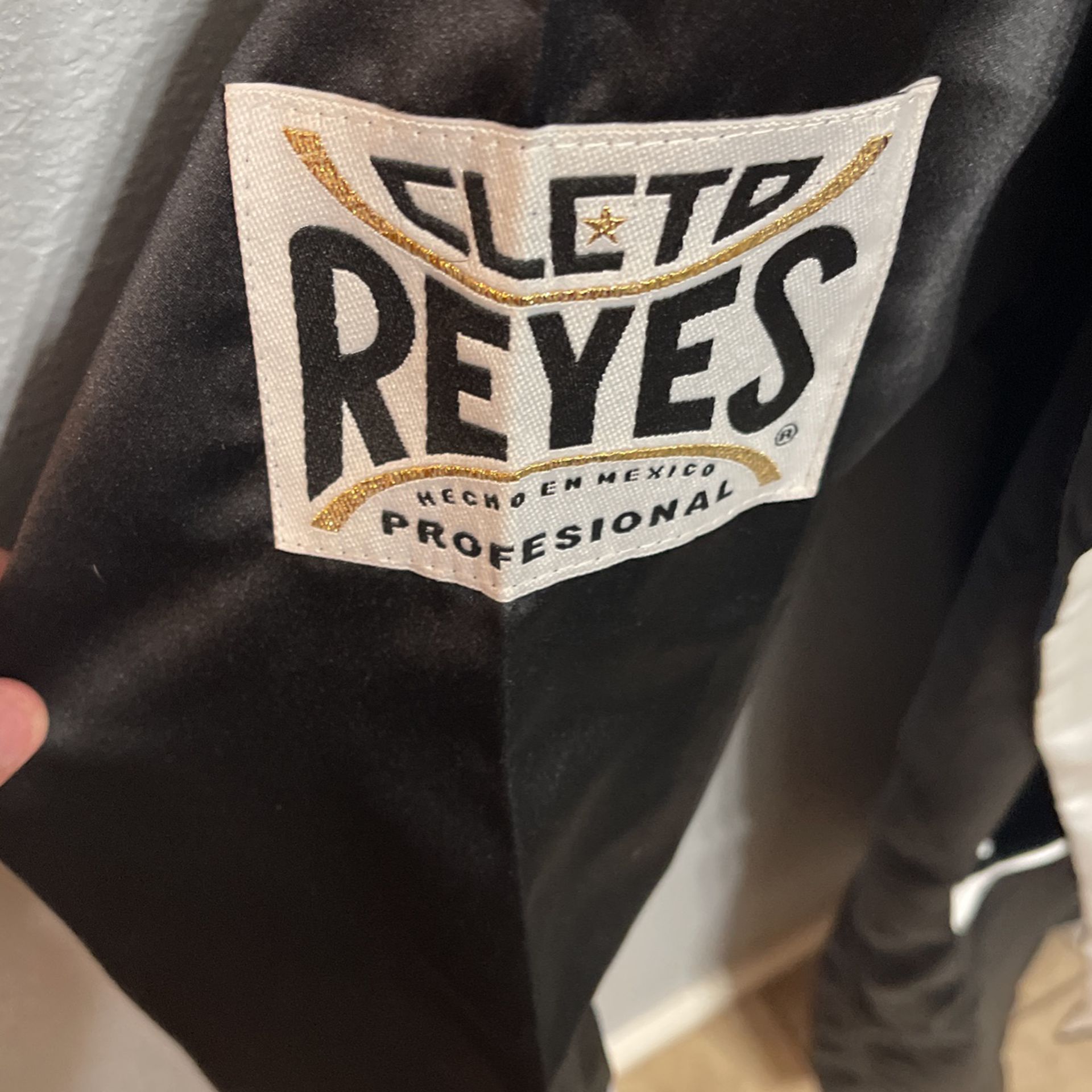 Cleto Reyes Boxing Robe