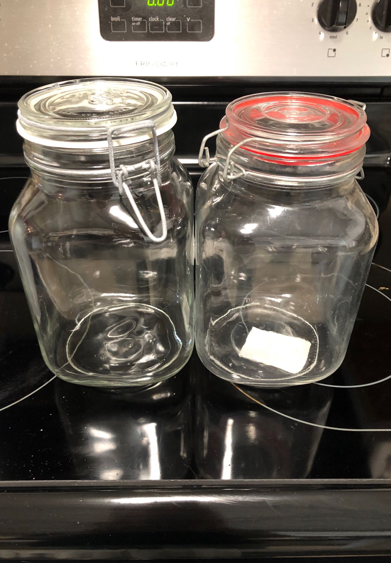 Glass kitchen storage containers