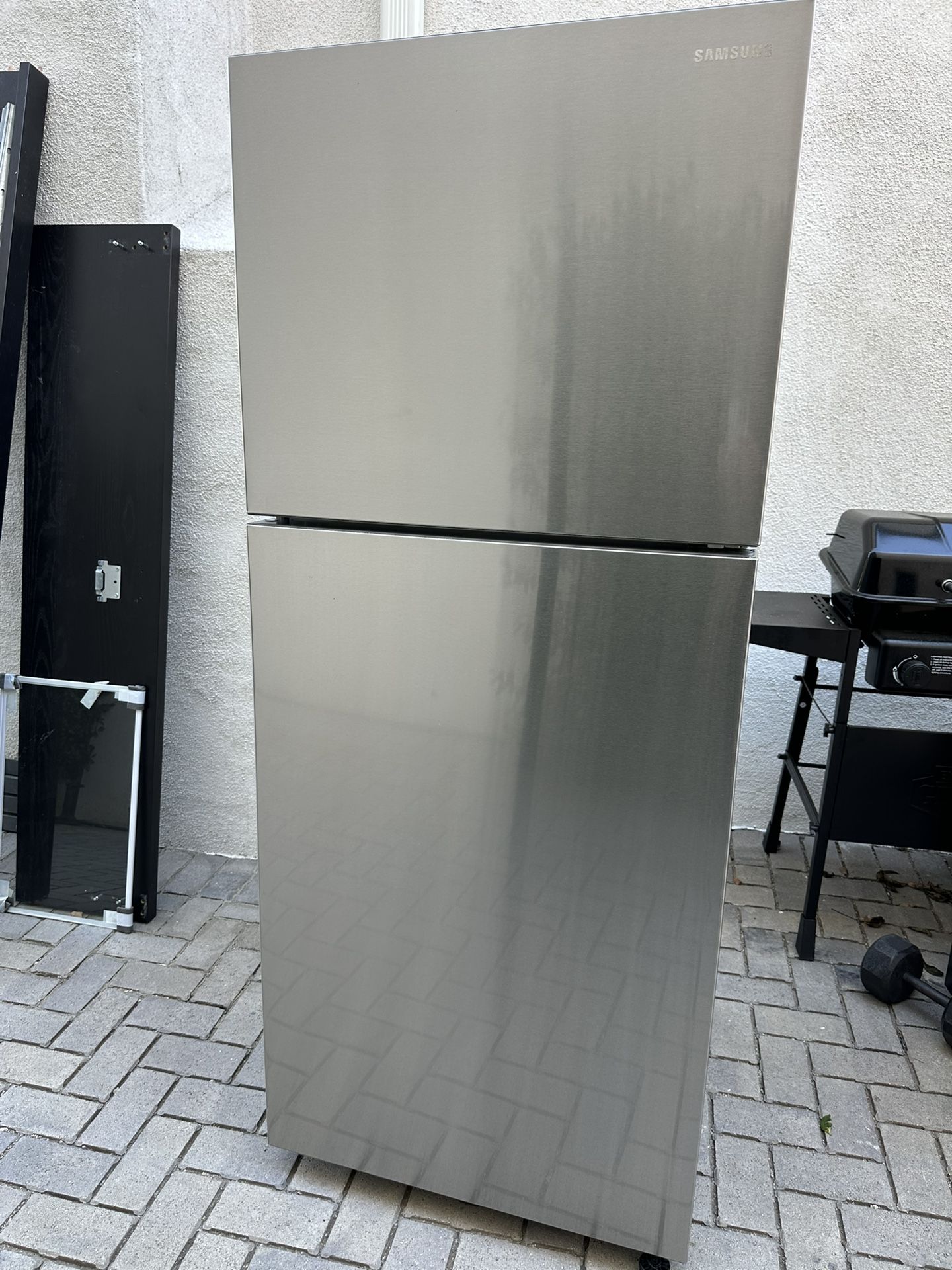 Refrigerator 
