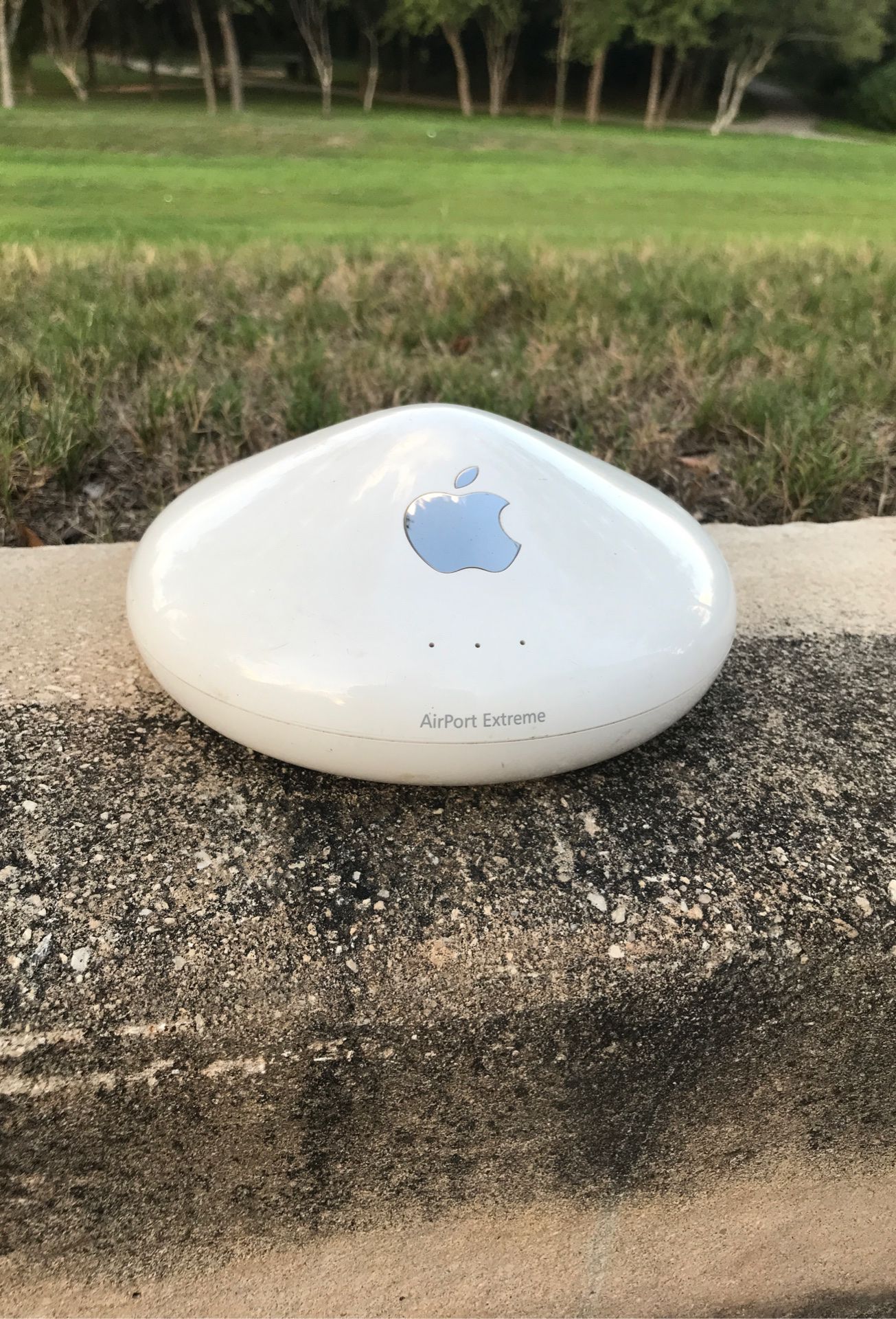 Apple AirPort Extreme Original Round WiFi Base Station Router Used Works