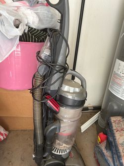 Upright Bagless Vacuum Cleaner