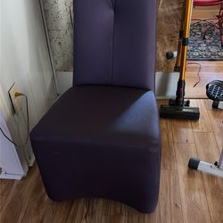 Beautiful Chair With Rollers