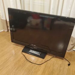 Toshiba 40" Flat-screen TV [40RV525R]