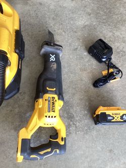 DeWalt Saw with Battery & Charger
