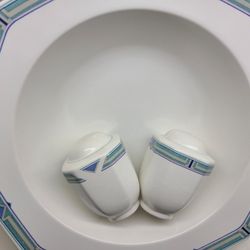 MIKASA LAREDO SET BRAND NEW 