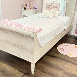 Pottery Barn kids twin  Sleigh Bed. Gray Like New 