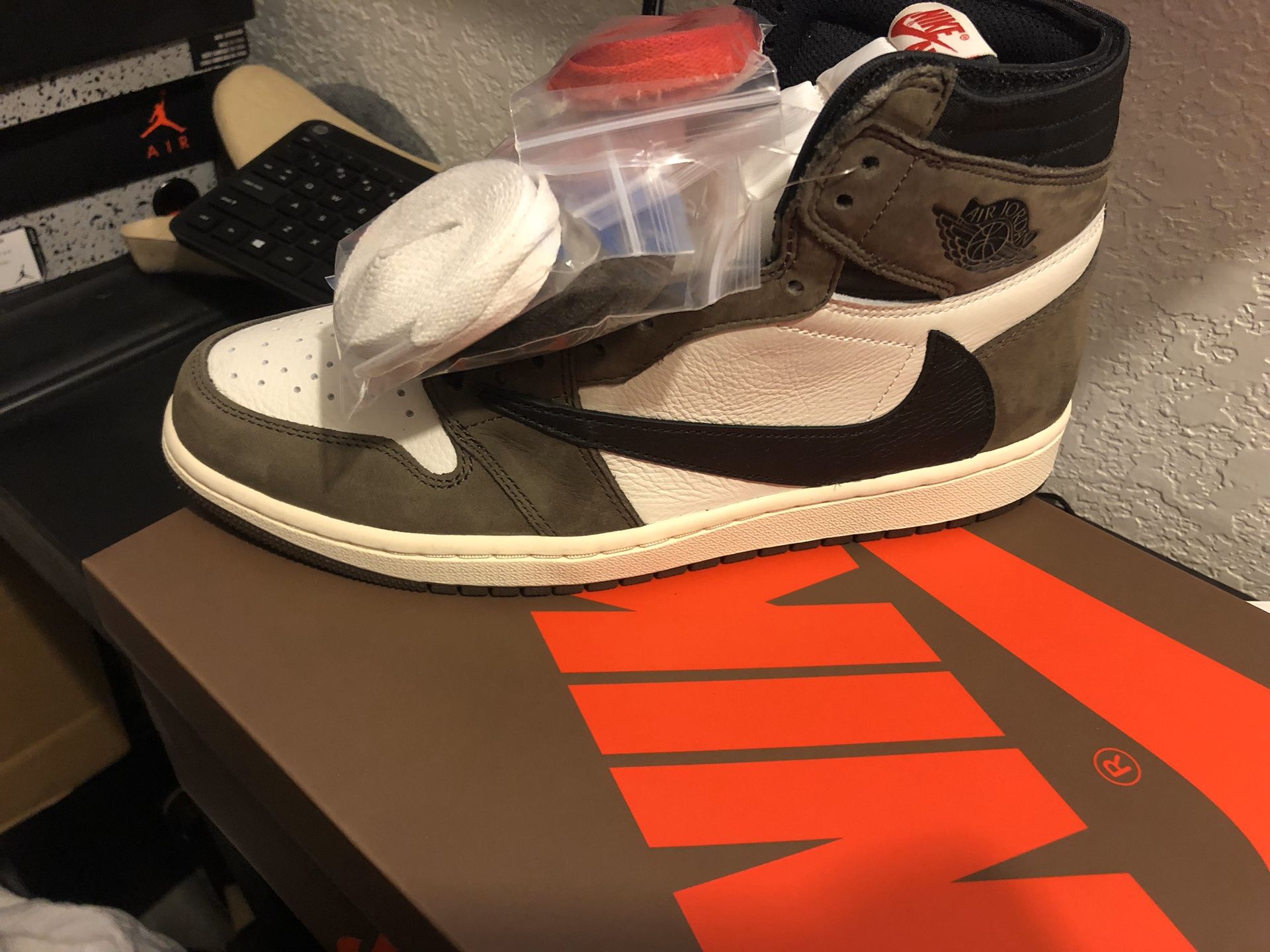 Travis Scott Snkrs App Logo Travis Scott Is 1s Sz11 DS Directly