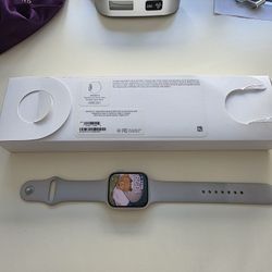 Apple WatchStarlight 45mm Series 8