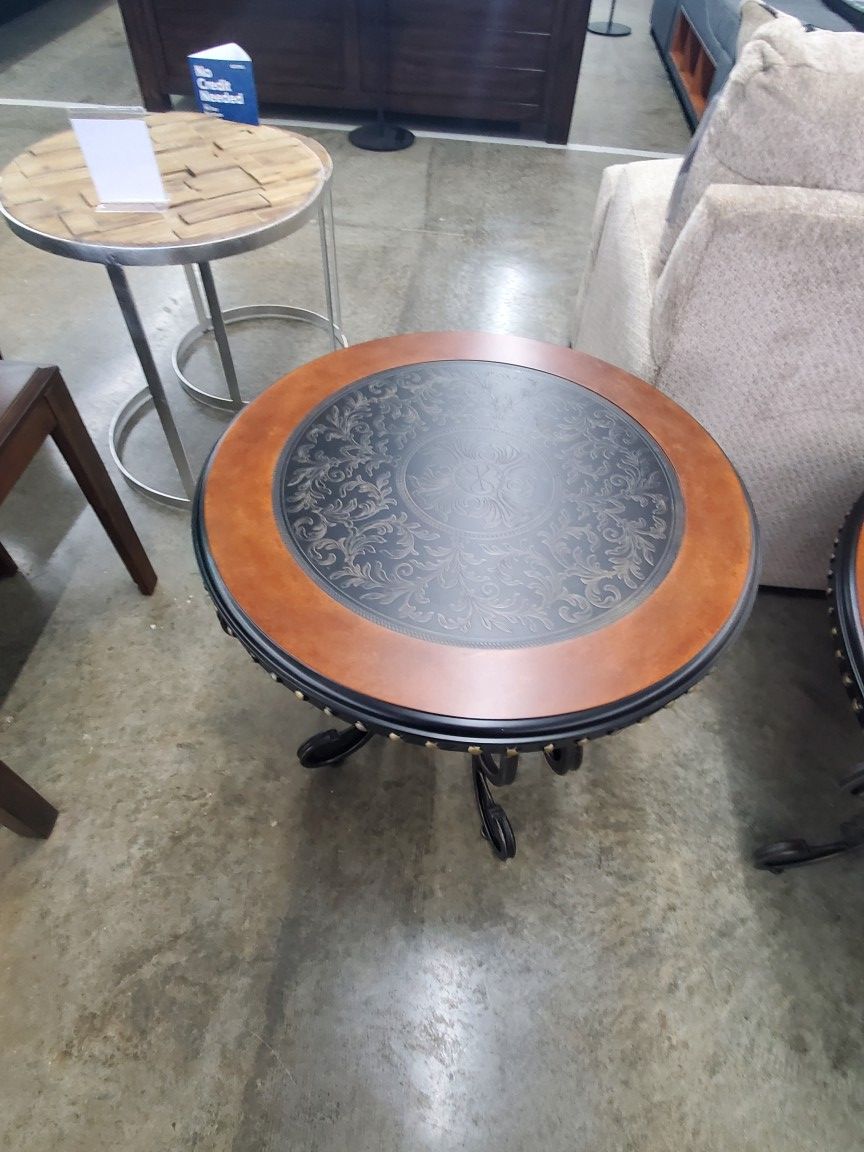 Brand New Coffee Table and2 end tables $39 Down Everyone Approved