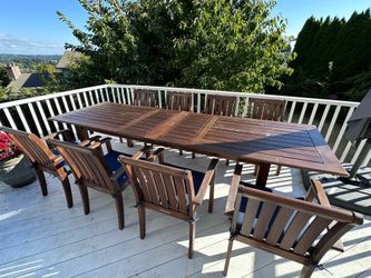 Pottery Barn solid wood Outdoor Dining Table +  8 chairs