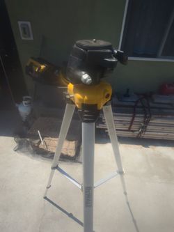 DeWalt tripod