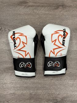 Rival RB11 Boxing Gloves
