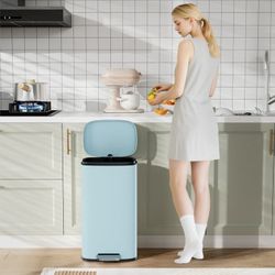 8-Gal. Step-Open Trash Can, Tide Pool Blue