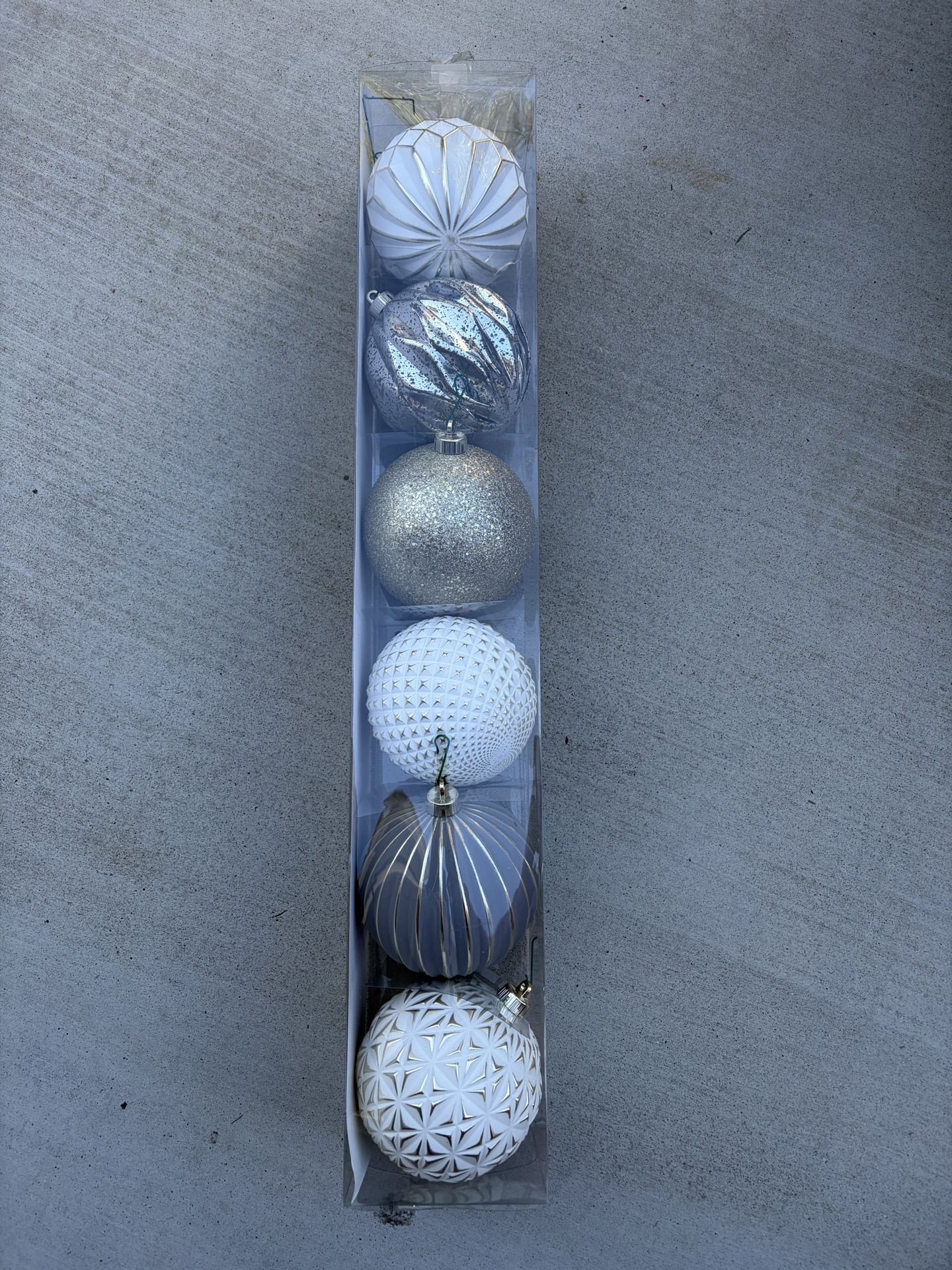 Large Outdoor Christmas Tree Ornaments