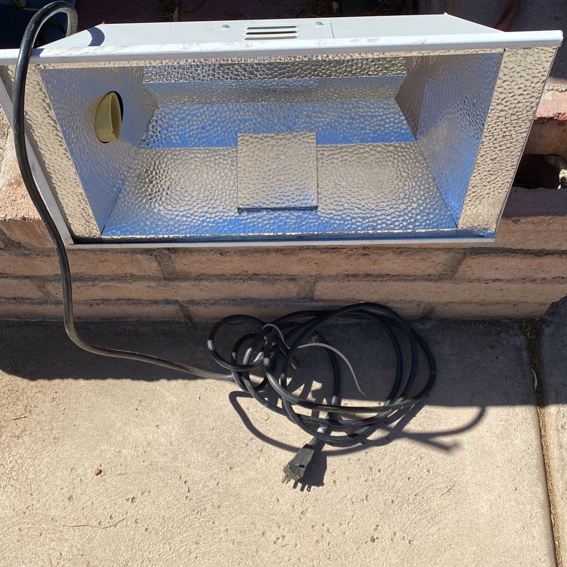 Sunlight Supply Grow Light Fixture