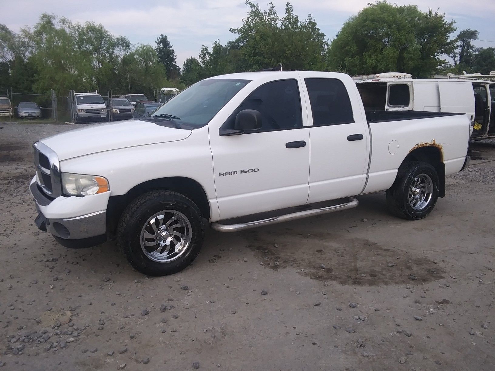 2005 Dodge Ram Slt 4x4 140k miles runs and drives!!!