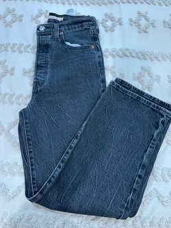 Women’s Black Levi’s Jeans