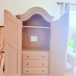 Bedroom Set With Desk, Armoire, & Mirror