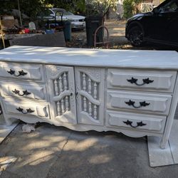 Beautiful Dixie Brand Solid Wood Bedroom Set — Vintage Charm with Timeless Craftsmanship