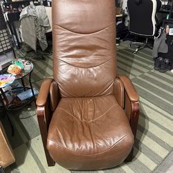 Brown Leather Recliner w/Ottoman-Leg Extension