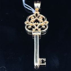 14KT Yellow Gold Key Pendant 2.90g 169553