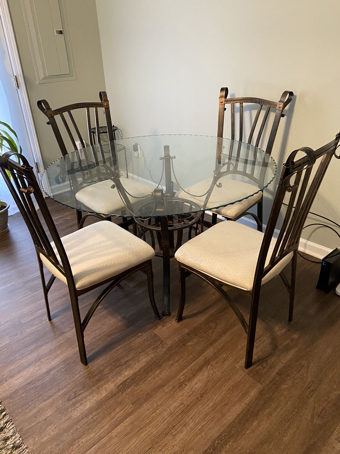 6 Piece Dining Room Table