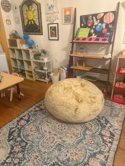 Large pouf almost new