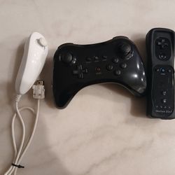 Wii U Pro Controller And Wiimote With Nunchuck