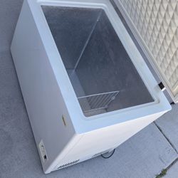 Chest Freezer” (congelador horizontal)