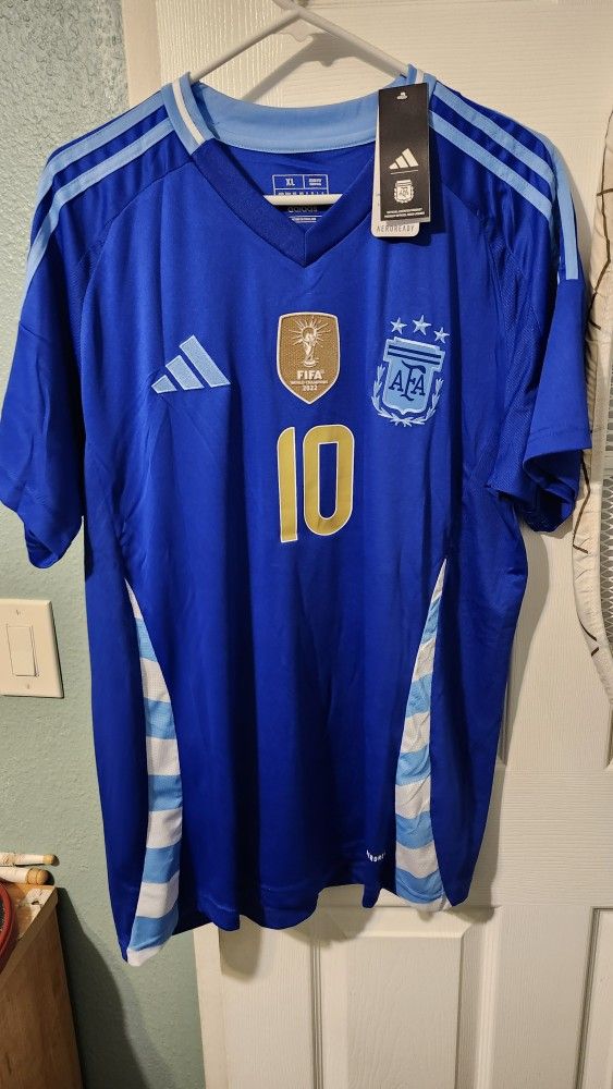 Brand New MESSI Argentina Jersey XL