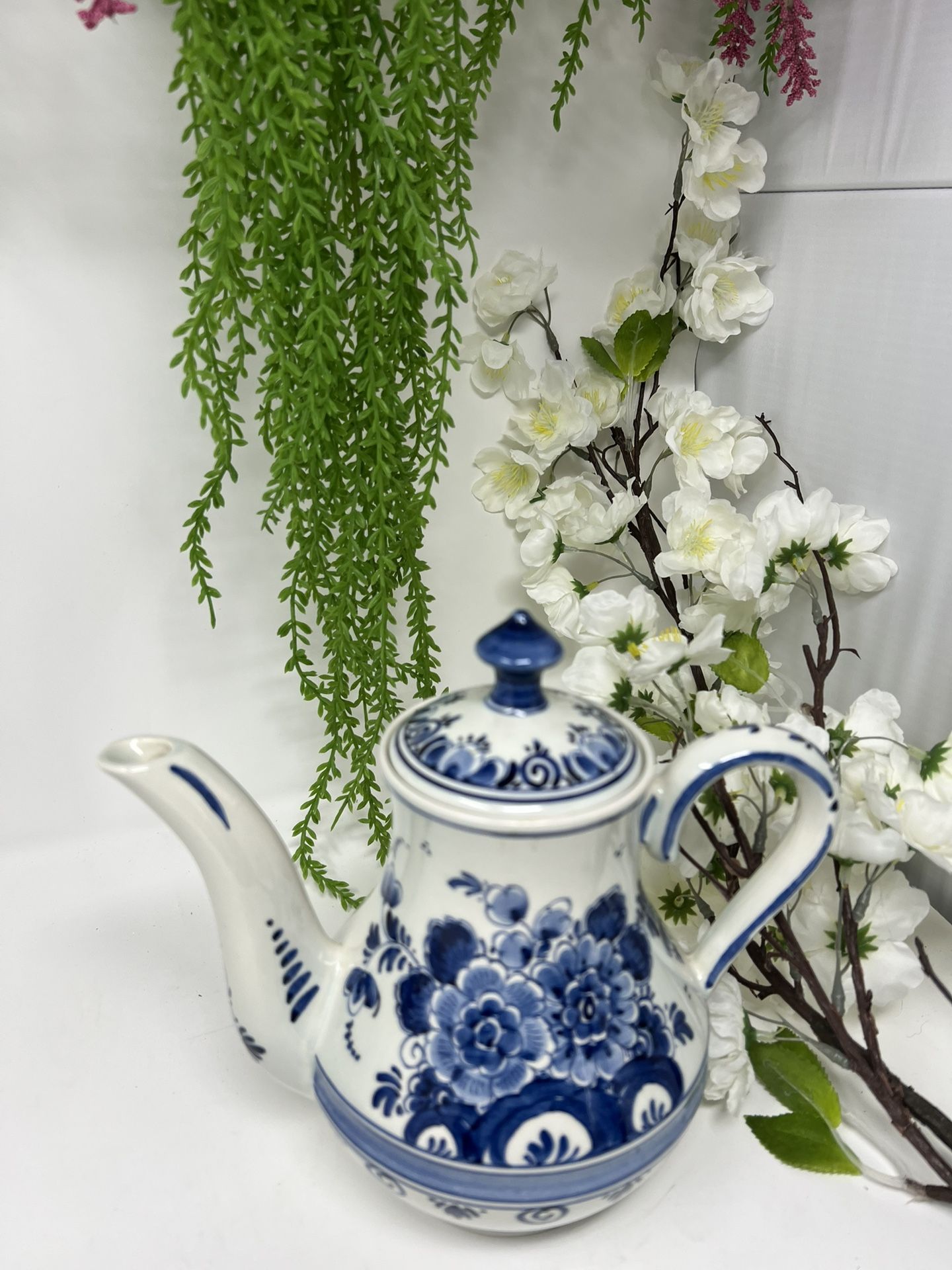 Delft Tea Pot – Blue & White Floral Design (8”)