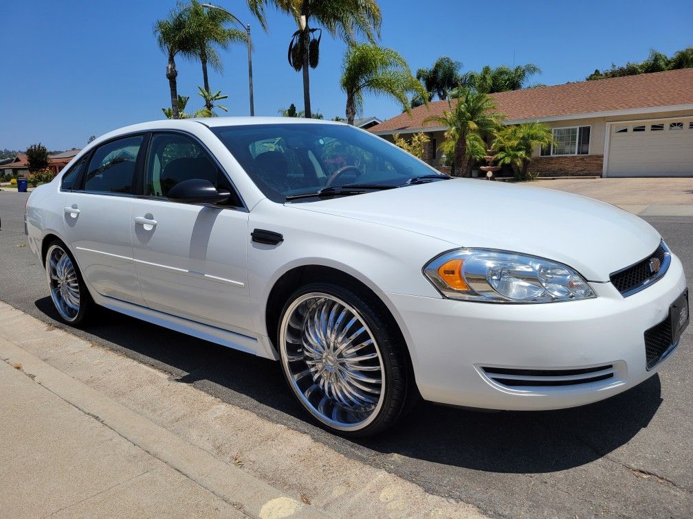 (16) Chevy Impala, 22"rims, Clean Title, Smogged