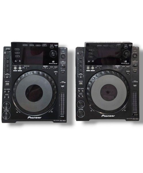 Pair Of Pioneer CDJ 900 Professional Turn Tables