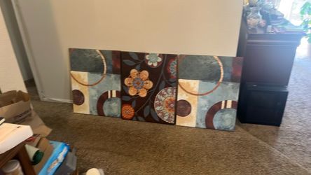 Wall paintings or pictures
