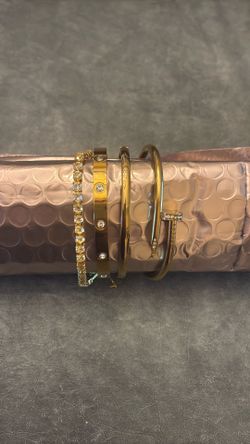Gold plate. Non-tarnish bracelets