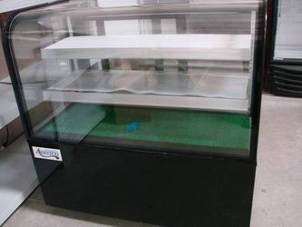 Avantco 48" Curved Glass Black Refrigerated like NEW