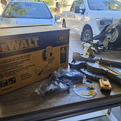 Dewalt 7-1/4" Single Bevel Sliding Miter Saw 20v 