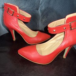 Leuven Alexander Heels Size 7.5