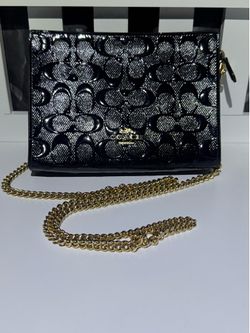 Flat crossbody bag
