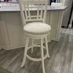 4 Swivel Upholstered Counter Stools w/Solid Wood Frame