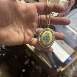Antique Necklace & Pendant 