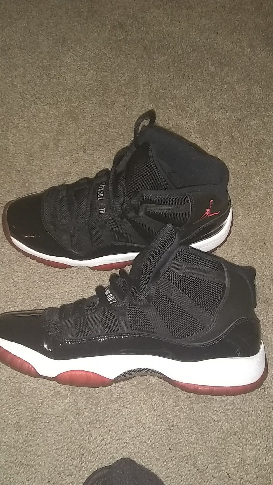 Bred 11's size 7