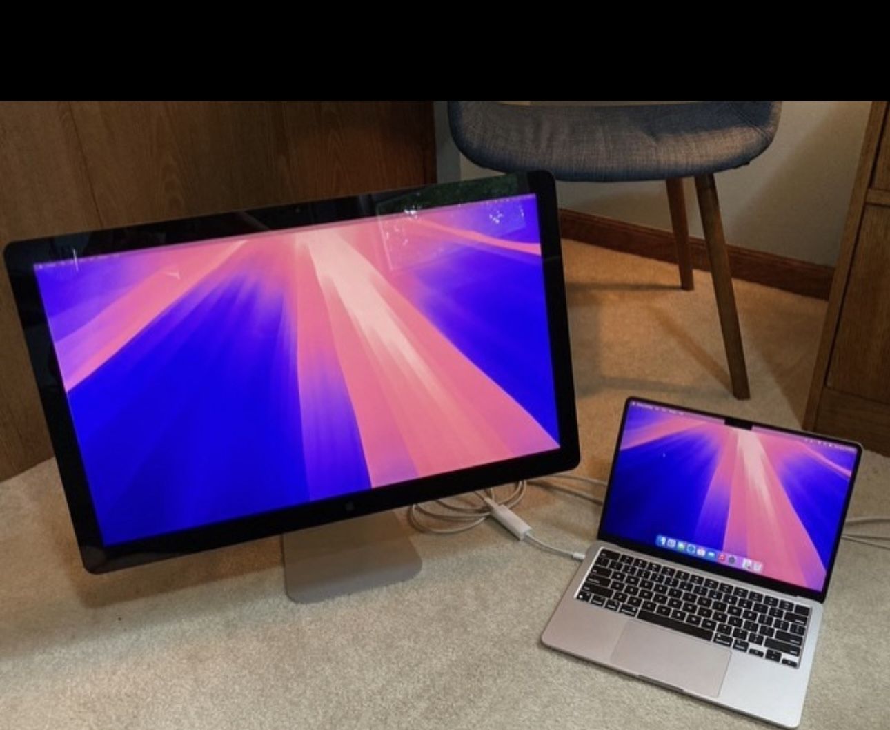 Apple 27 Inch THUNDERBOLT display