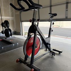 Exercise Bike w. Phone/tablet Holder