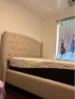Queen bed, box spring