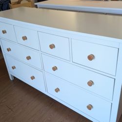 Dresser - 8 Drawers 
