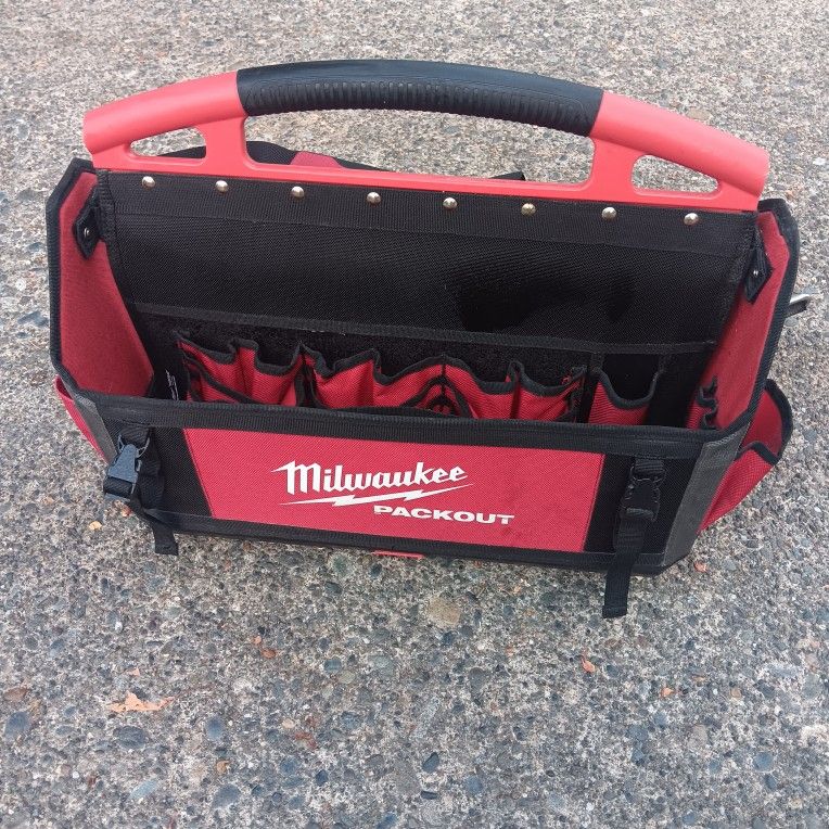 Milwaukee  48-22-8320 20in 32 Pouch Packout Bag Vgood Condition. For Pick Up Fremont Seattle. No Low Ball Offers Please. No Trades . Yes I Have Bag