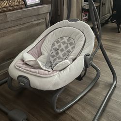 Graco Duetsoothe multi direction swing and rocker