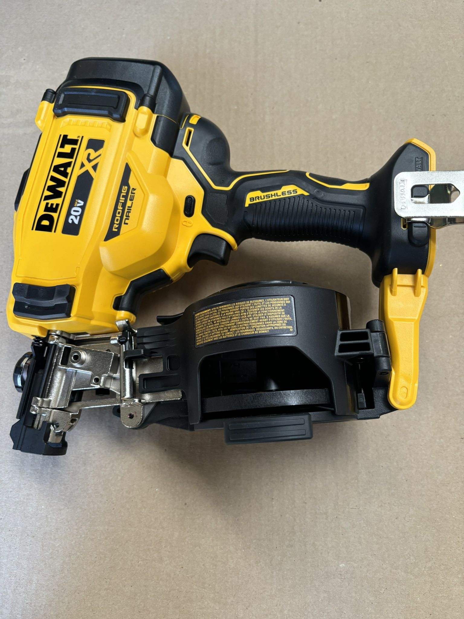 DEWALT 20V MAX Lithium-lon 15-Degree Electric Cordless Roofing Nailer